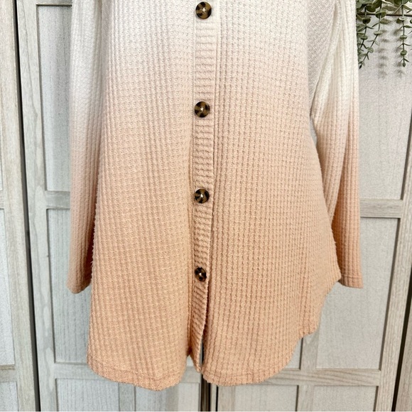 Torrid Waffle V-Neck Button Front Long Sleeve Peach Ombre White Top Plus Size 1X - Picture 8 of 14